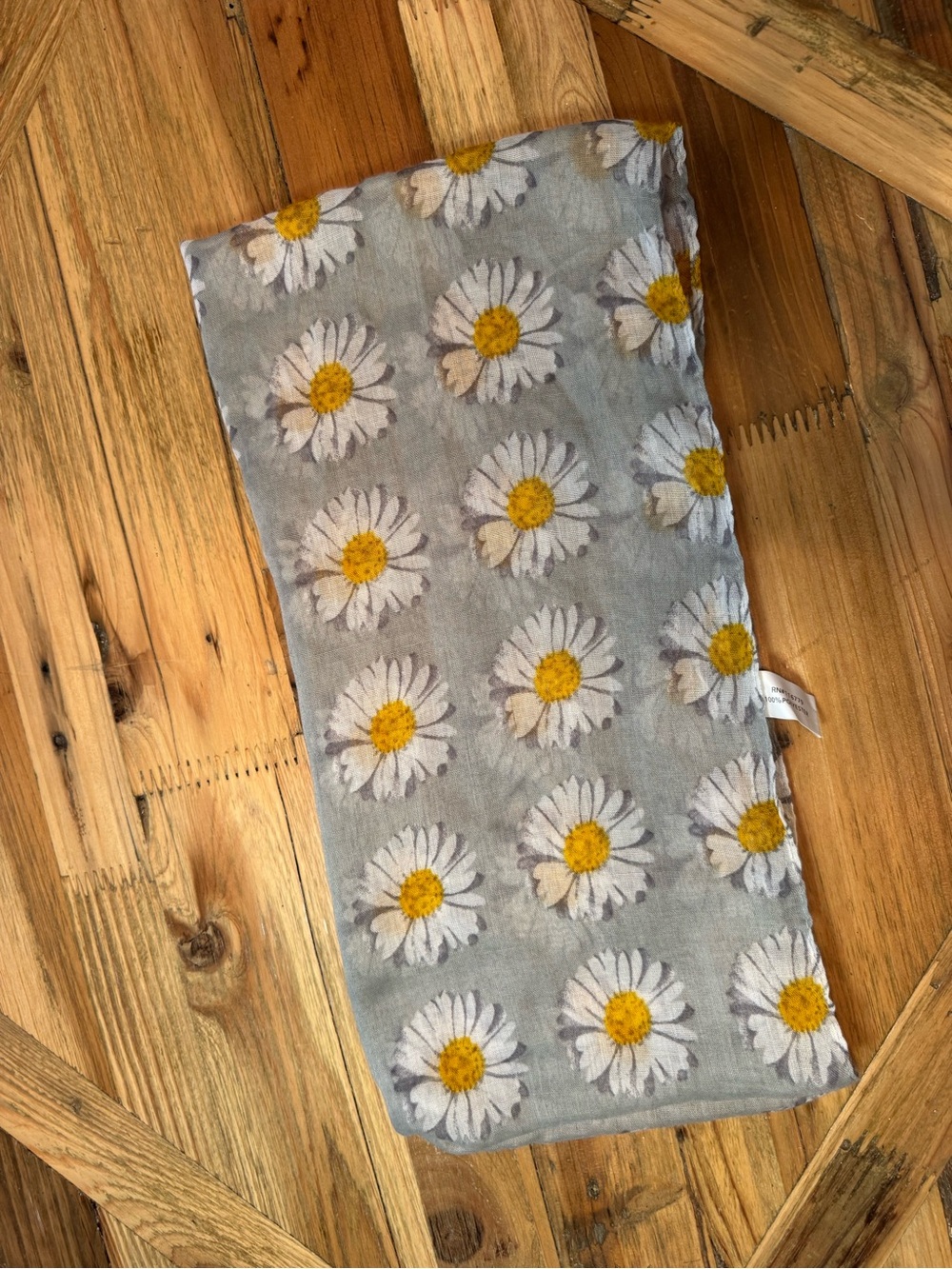 Expressions Gray Daisy Floral Lightweight Oblong Scarf - Picture 3 of 5